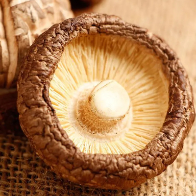 Proteinreiche, trockene Shiitake-Pilze mit Pilzgeschmack und Textur