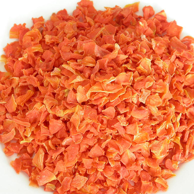 200% Vitamin A Trockene Karottenchips Dehydrierte Karottenflocken 3*3MM