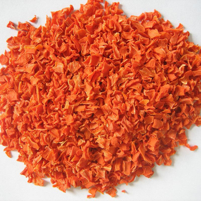 Nährstoffreiche getrocknete Karottenchips Luftgetrocknete Karottenkornchen 10*10mm