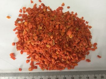 Getrockneter Veggie bricht gesunde 3x3mm ab, die entwässerten kohlenhydratarmen Wurzelgemüse-Chips